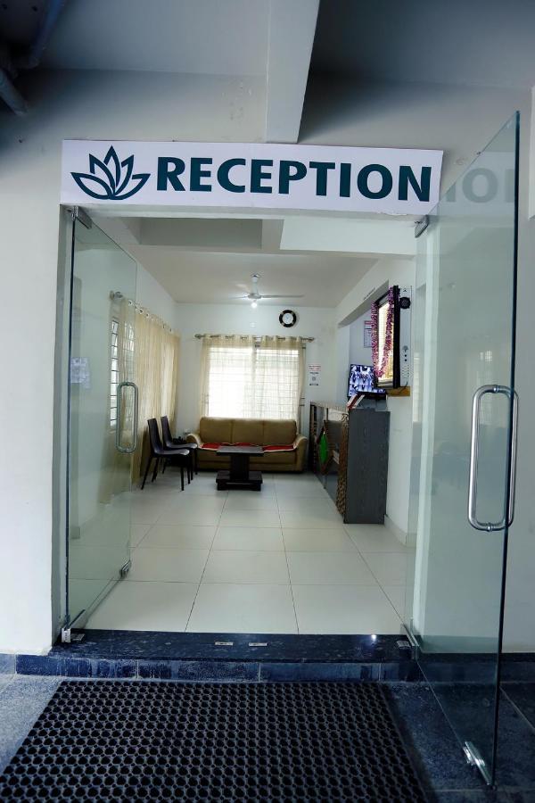 Hotel Gurudev Residency Bangalore Buitenkant foto