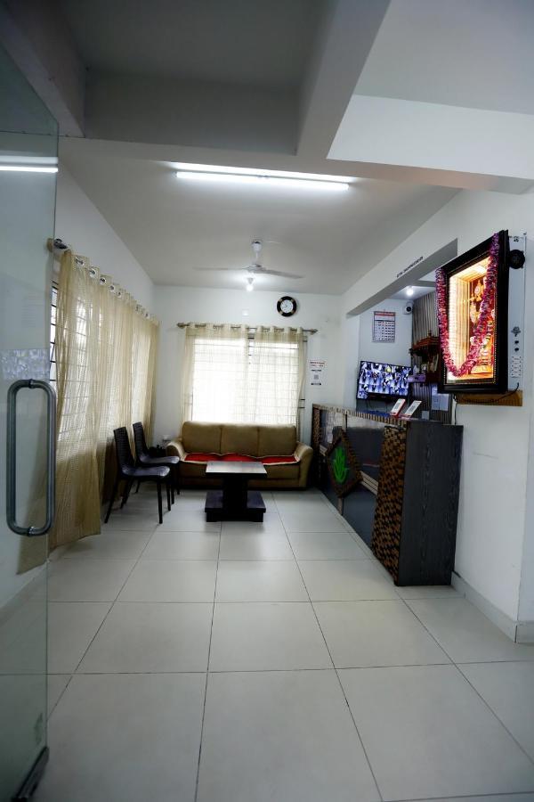 Hotel Gurudev Residency Bangalore Buitenkant foto