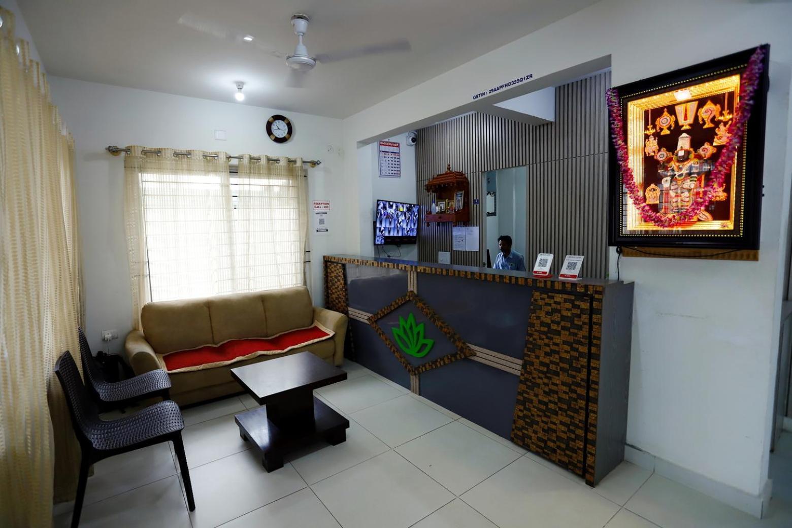 Hotel Gurudev Residency Bangalore Buitenkant foto